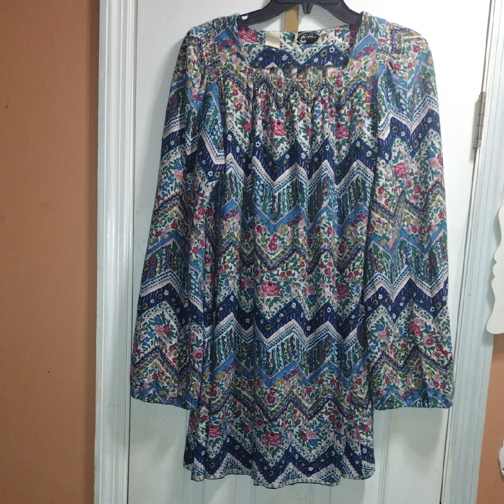 Vintage 70s Colorful Chevron Patterned Long Sleeve Dress